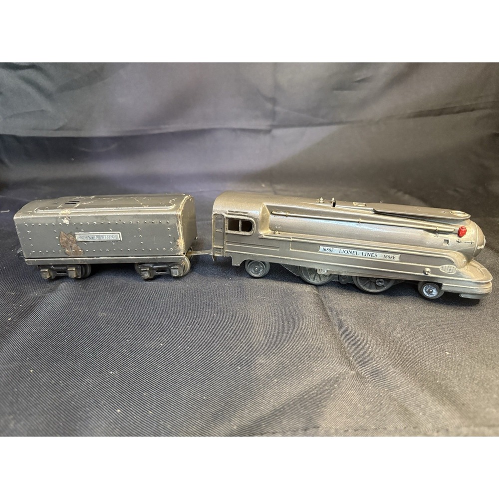 Lionel 1688E Steamline Torpedo Gunmetal Locomotive and Whistle Tender 1936